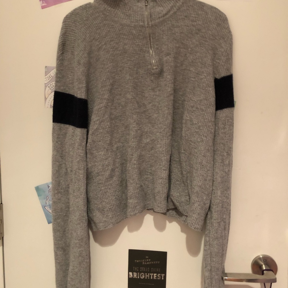 BRAND NEW Brandy Melville Sweater